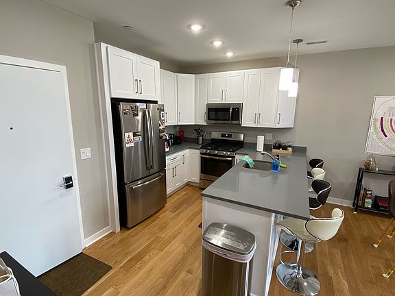2nd image of 2333-47 Fairmount Ave #401