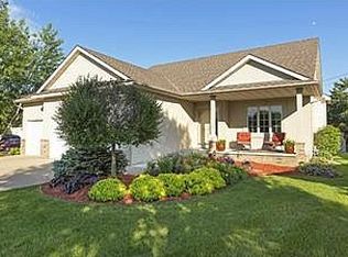 1409 Whitecap Ln, Waconia, MN 55387