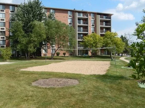 75 Kristin Cir APT 509, Schaumburg, IL 60195