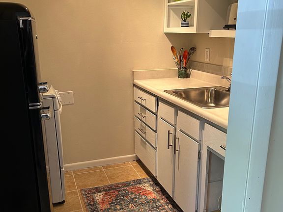 3rd image of 2847 Marilyn Rd #1