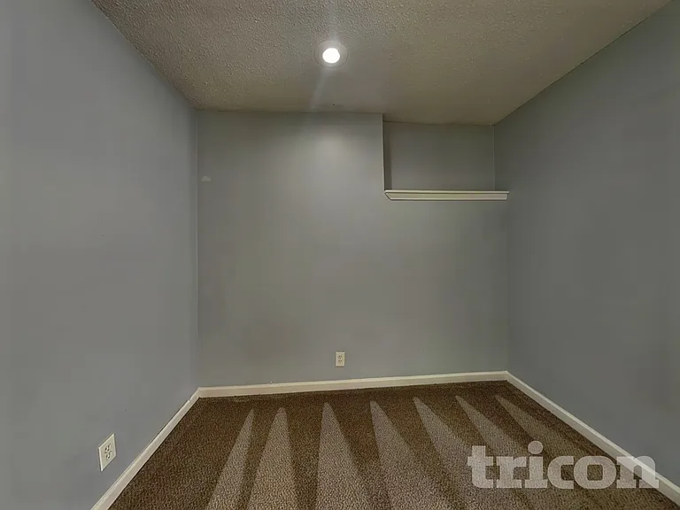 245 Longview Dr — Photo 15