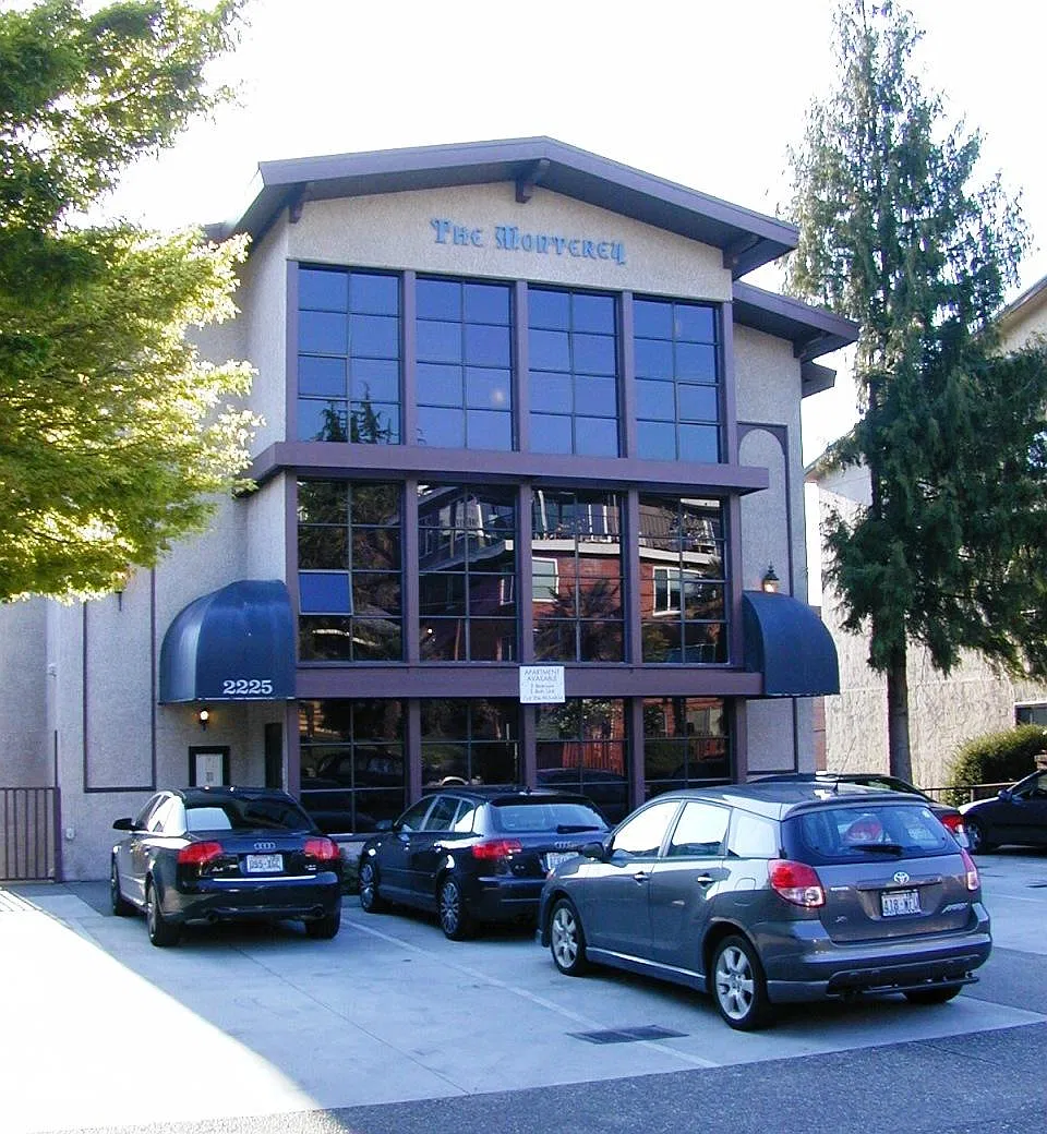 2 bed, 1009 sqft, $3,100 — Photo 1