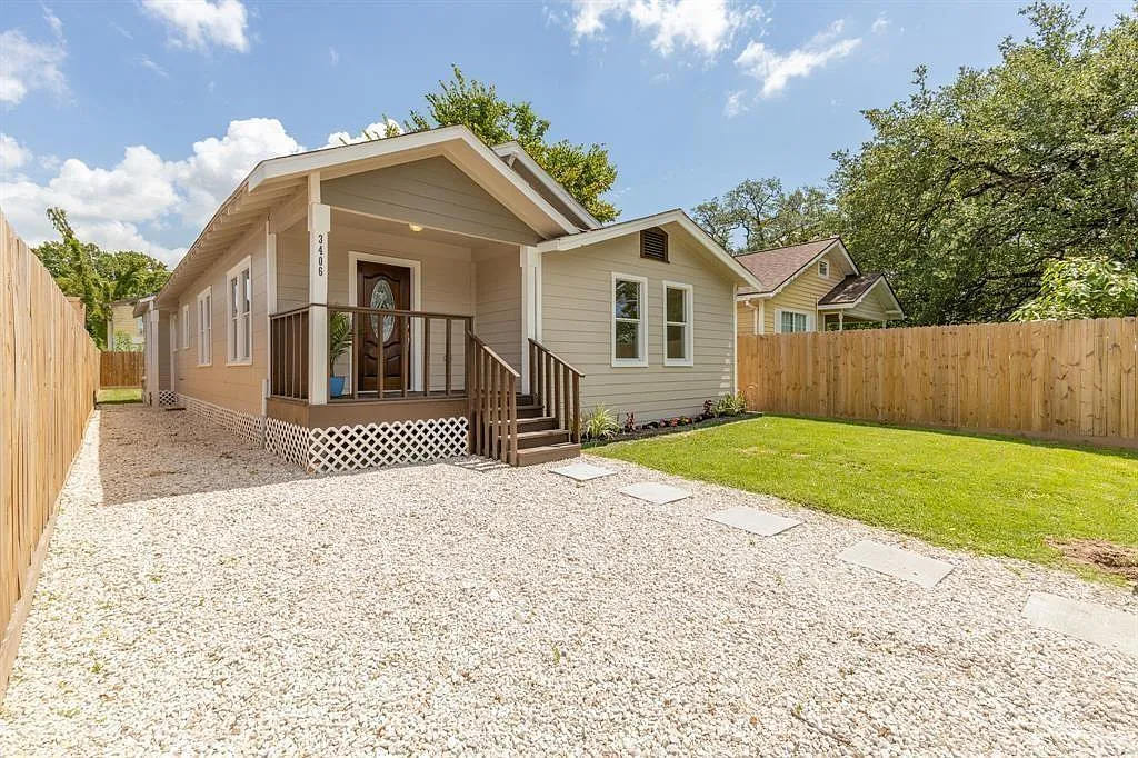 3 bed, 2.0 bath, 1453 sqft, $1,800 — Photo 3