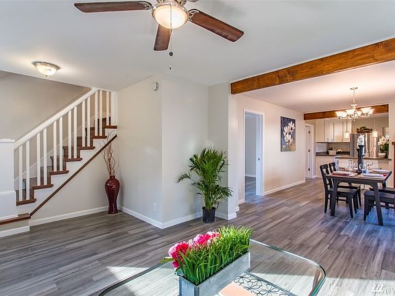 4th image of 26832 SE Ravensdale Way