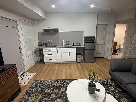 2nd image of 2342 Suncrest Ln