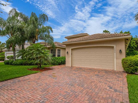 2nd image of 7006 Great Falls Cir