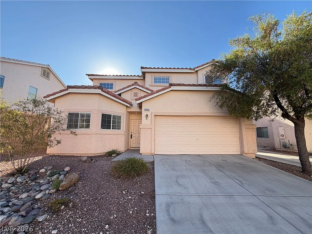4 bed, 2.5 bath, 1992 sqft, $1,995 — Photo 1