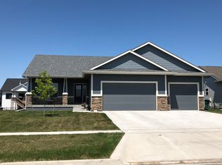217 33rd St SE, Altoona, IA 50009