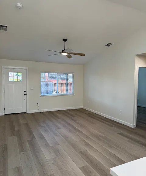 1637 D Street Aly — Photo 3