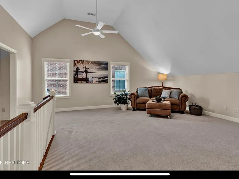 437 Chapel Grove Ln — Photo 17