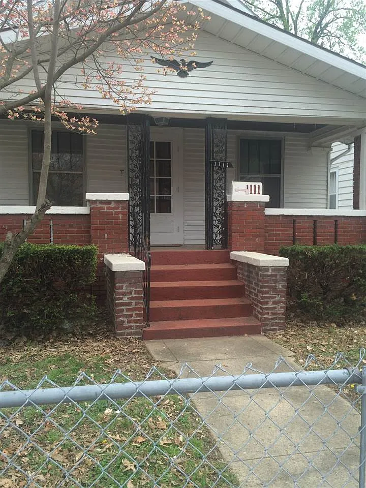 1111 Lodge Ave photo 1
