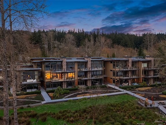 3rd image of 4309 E Lake Sammamish Parkway SE #4309