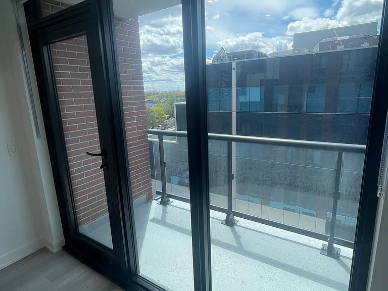 699 Sheppard Ave E #807 — Photo 4
