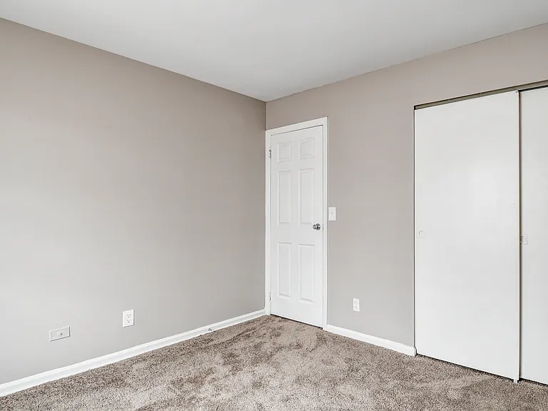 Fox Hunt Apartments — Photo 32