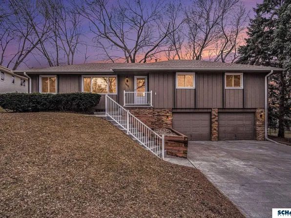 11641 Queens Dr, Omaha, NE 68164
