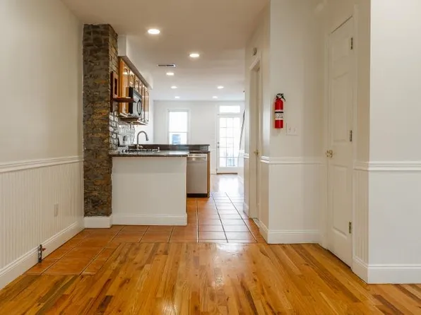 215 5th St, Jersey City, NJ 07302