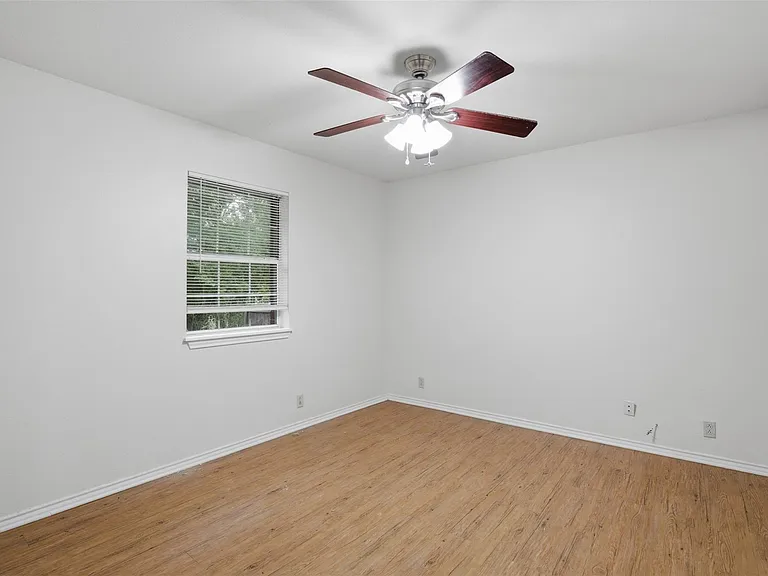 106 N Shaw St #106 — Photo 15