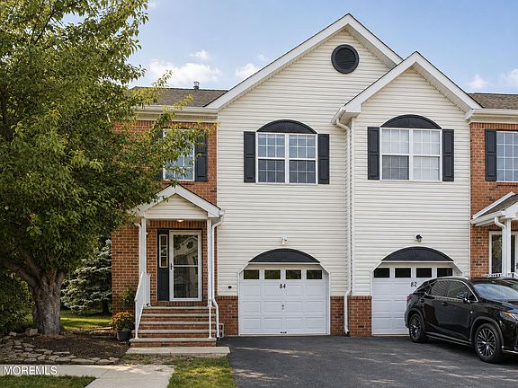 2nd image of 84 Heron Court
