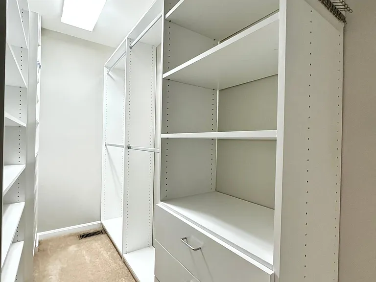 CALIFORNIA CLOSET SYSTEM
