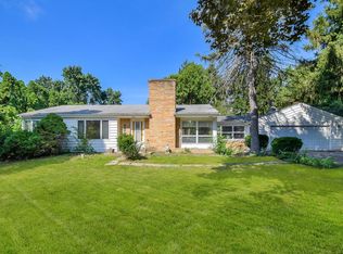 2018 N West St, Wheaton, IL 60187