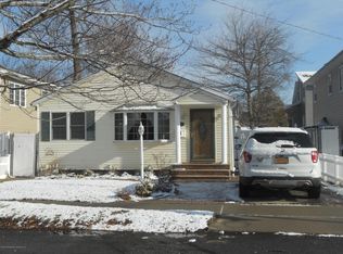 33 Ramblewood Ave, Staten Island, NY 10308