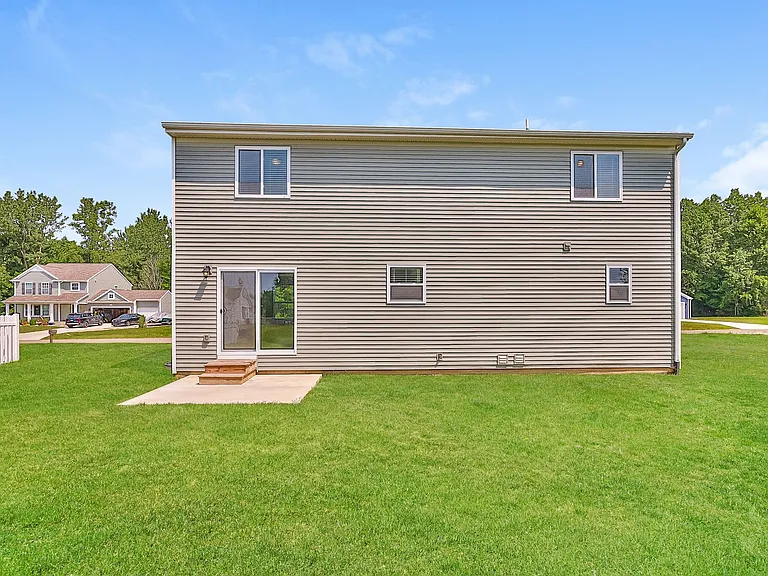 613 Courtyard Pl — Photo 30
