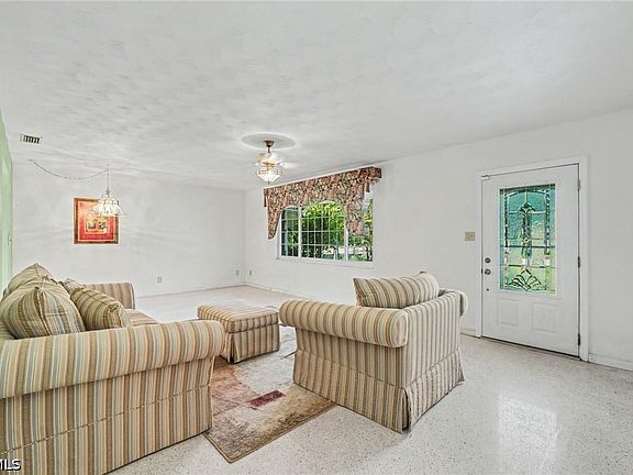 3rd image of 1564 Ixora Dr