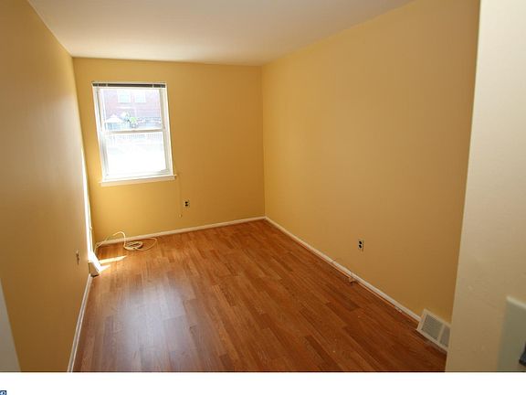 4th image of 9871 Frankford Ave
