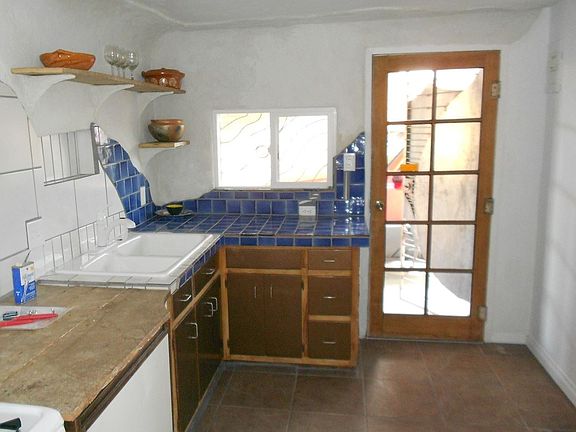 5th image of 2207 Dora Ave NW