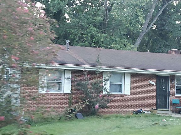 3rd image of 1810 Hollydale Rd