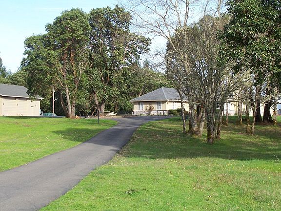 30x60 shop on left
