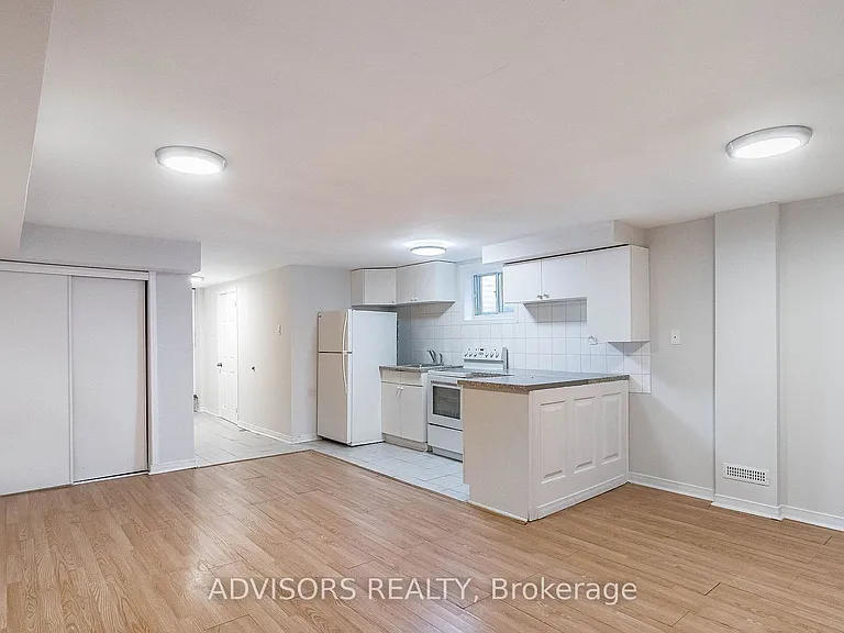 18 Stanley Ct — Photo 3