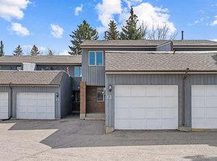 803 N Varsity Estates Dr NW #13, Calgary, AB T3B4W5