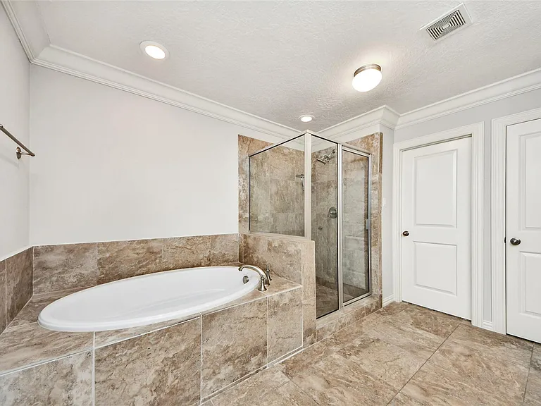 2046 Palm Forest Ln — Photo 27