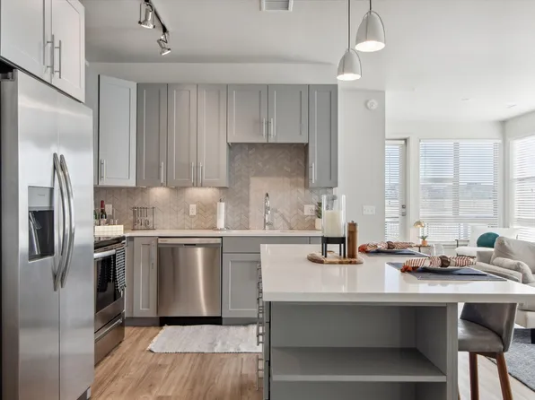 Hangar 61 @ Pena Station