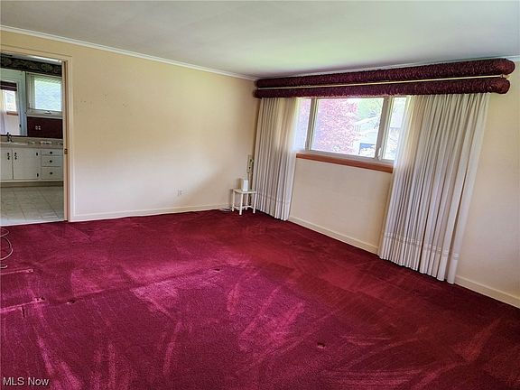 2nd image of 486 Hogarth Ave