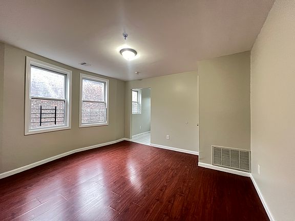 5th image of 90-94 Eaton Pl #1B