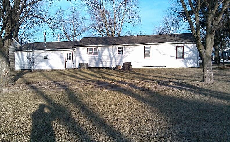 2nd image of 201 N Cherry St