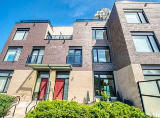 4080 Parkside Village Dr #8, Mississauga, ON L5B 0K2