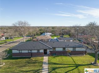 2 Perkins St, Lampasas, TX 76550