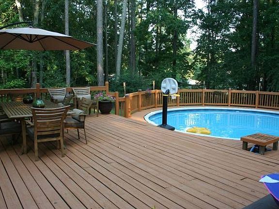 Deck & Pool