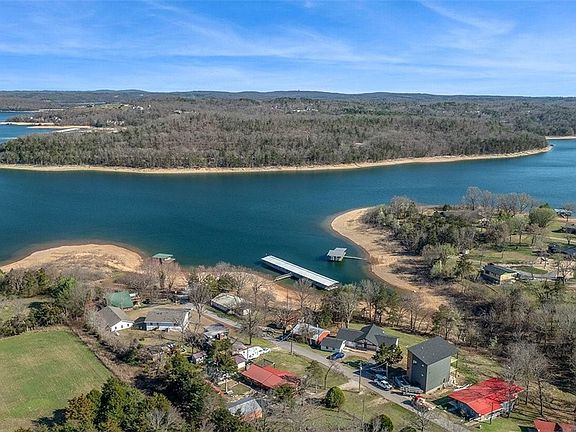 4th image of 19724 Waldon Rd