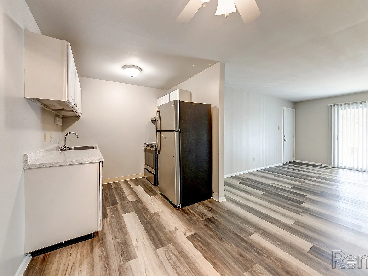 Casalon Parkway Apartments — Photo 4