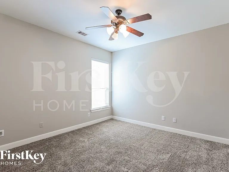 1934 Graystone Hills Dr — Photo 13