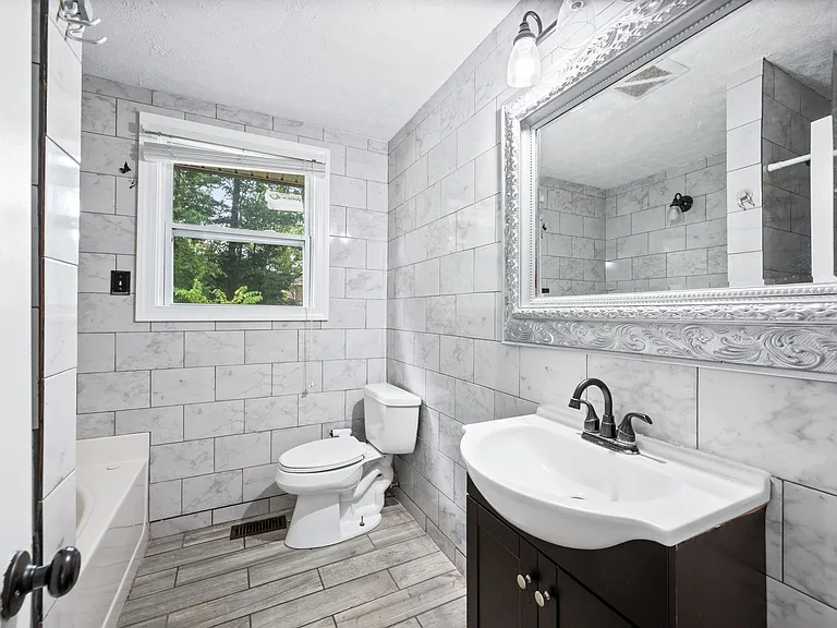 5409 Country Dr — Photo 23