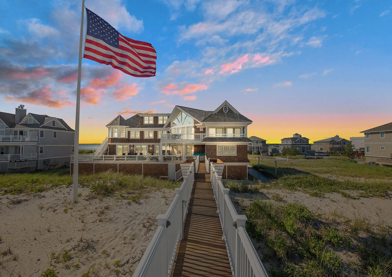 Oceanfront Dune Road, Westhampton Beach — Photo 2