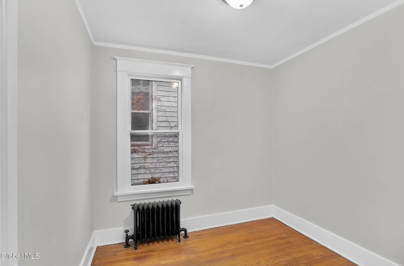 3 bed, 1200 sqft, $1,850 — Photo 3