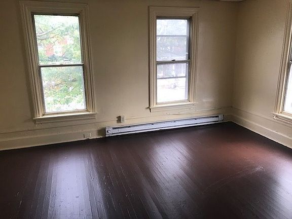 5th image of 8 S 18th St Unit 2