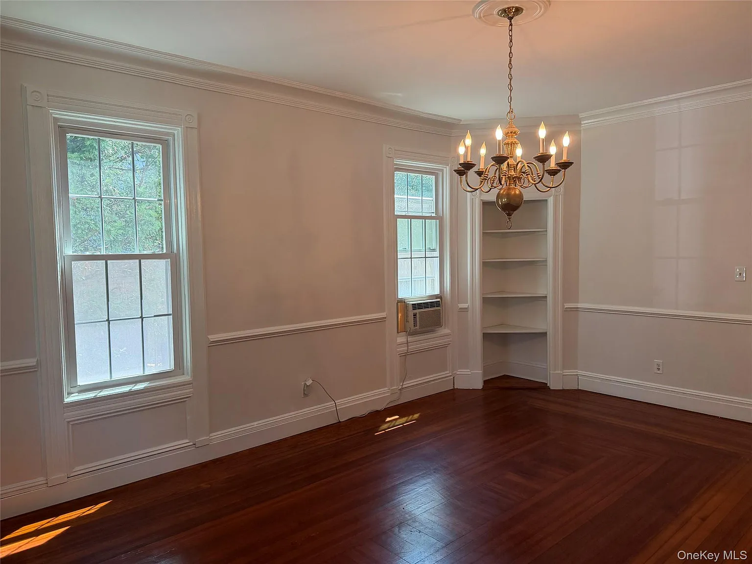 3 bed, 2.5 bath, 2459 sqft, $7,000 — Photo 2