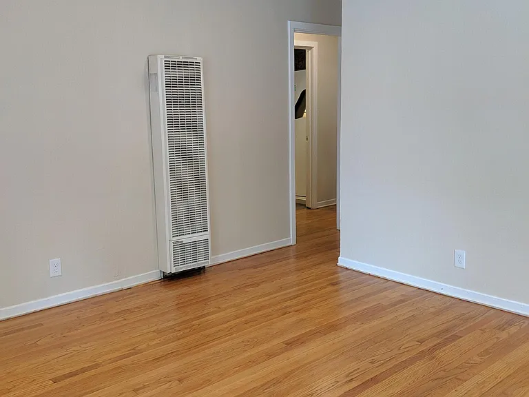 1455 Lockbrae Rd #1 — Photo 2